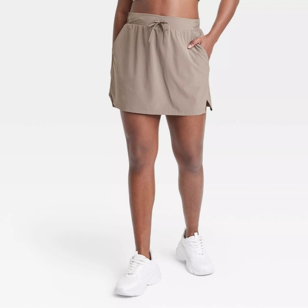*Stretch Woven Skort - All In Motion - Brown, Size XL🔥